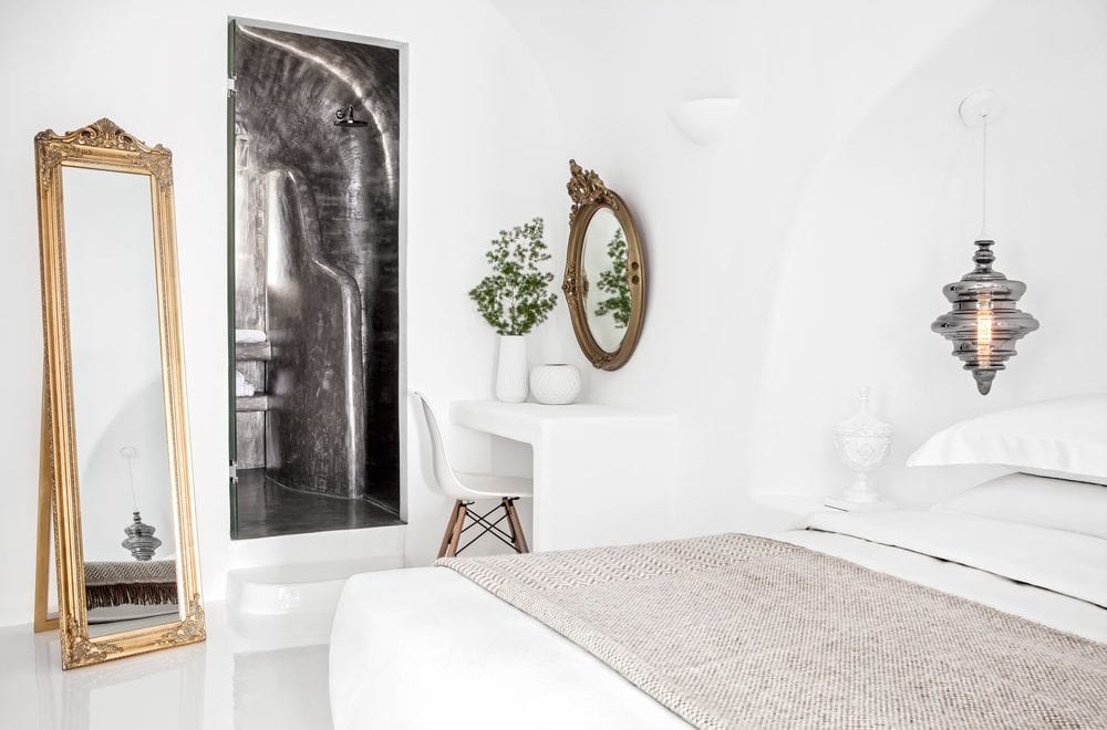 Luxury Private Suites in Santorini